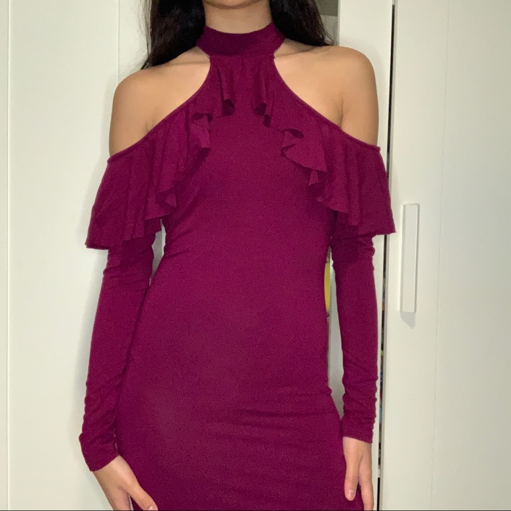 Forever 21 Cut Out Shoulder Ruffle Bodycon Dress